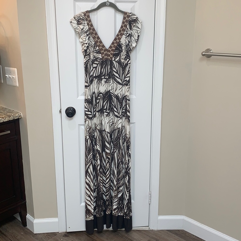 Maxi dress v neck floor length